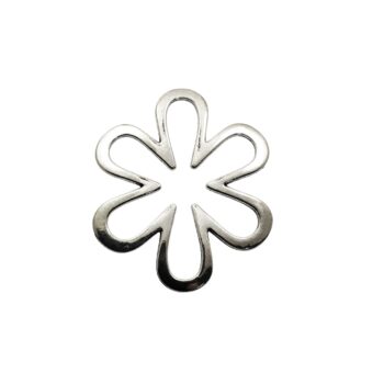 Dije metal flor contorno liso niquel